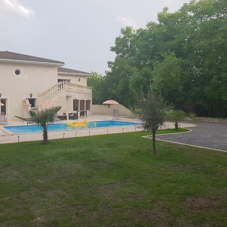 Maison Calme Et Spacieuse Bassens  Exterior foto